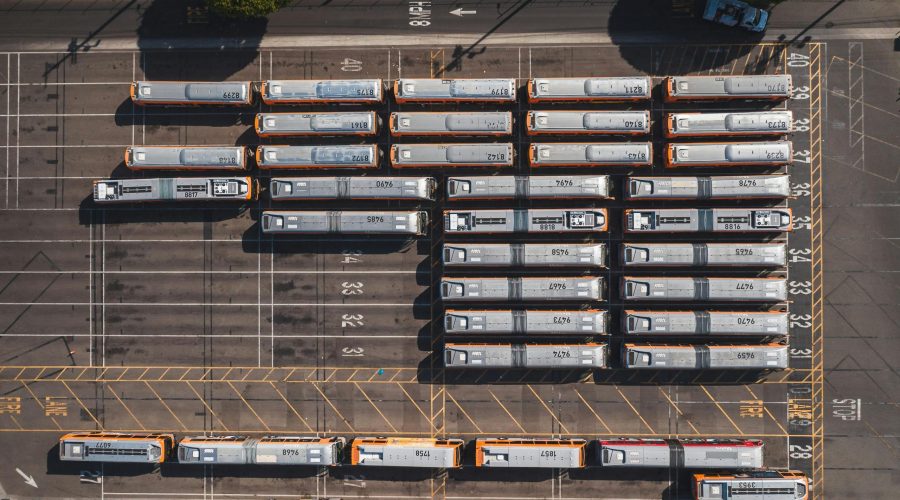 Transports publics et parking : quel avenir pour les places ?